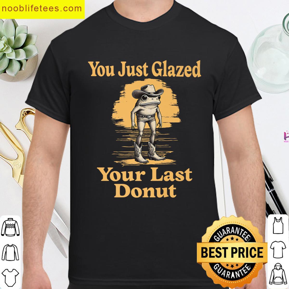 Funny Frog Wearing Cowboy Outfit Wild West Glazed Donut Premium premium shirt
